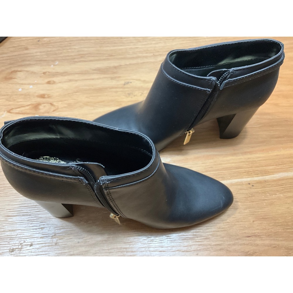Vince Camuto Coorin Black Ankle Boots Block Heel Pointed Toe Booties 7M